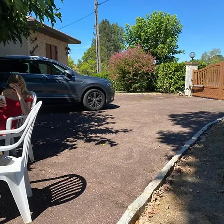 Claire Fontaine * Beaumont-du-Périgord