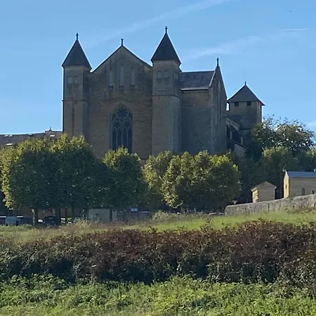 Claire Fontaine Beaumont-du-Périgord